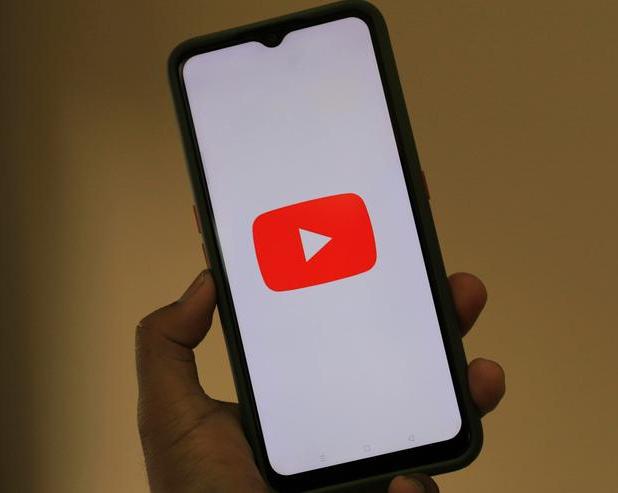 Тише едет: YouTube в России замедлили в 10 раз / ИИ, сервисы и приложения / iXBT Live