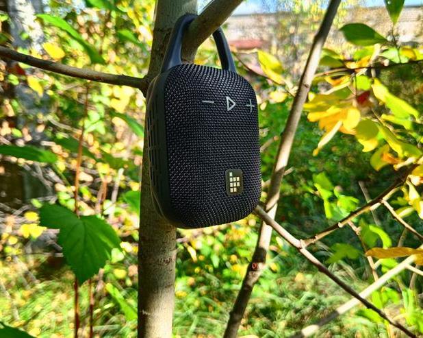 Обзор компактной беспроводной колонки Tronsmart Mirtune H1 с удобным металлическим карабином / Аудио и звук / iXBT Live